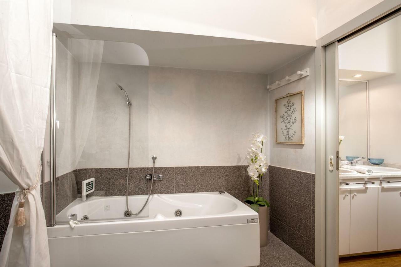 Daplace - Renzo Apartment Milan Bagian luar foto